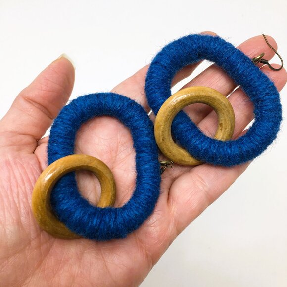 Handmade Oval Ocean Blue Wool Wrapped Chunky Wood Dangle Chain Earrings - Picture 5 of 11